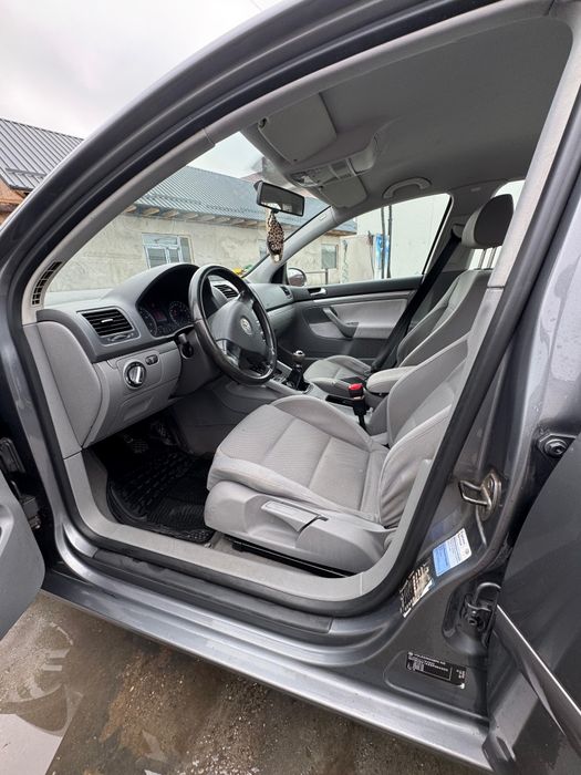 Volkswagen Golf 5 – 1.6 FSI, 2006