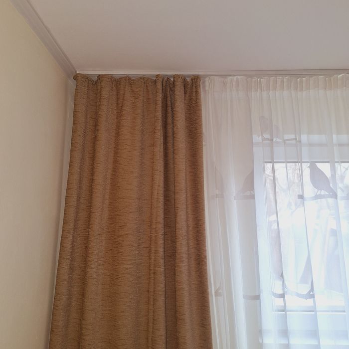 Perdea voal si dublura de perdea + așternuturi 2 perne + plapuma