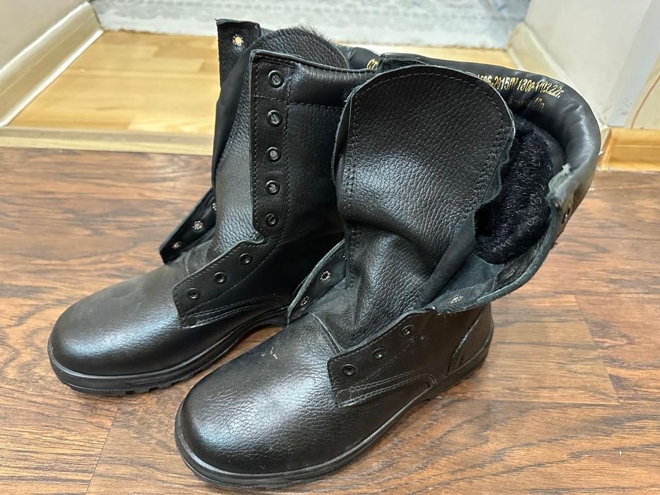 Продам зимние берцы