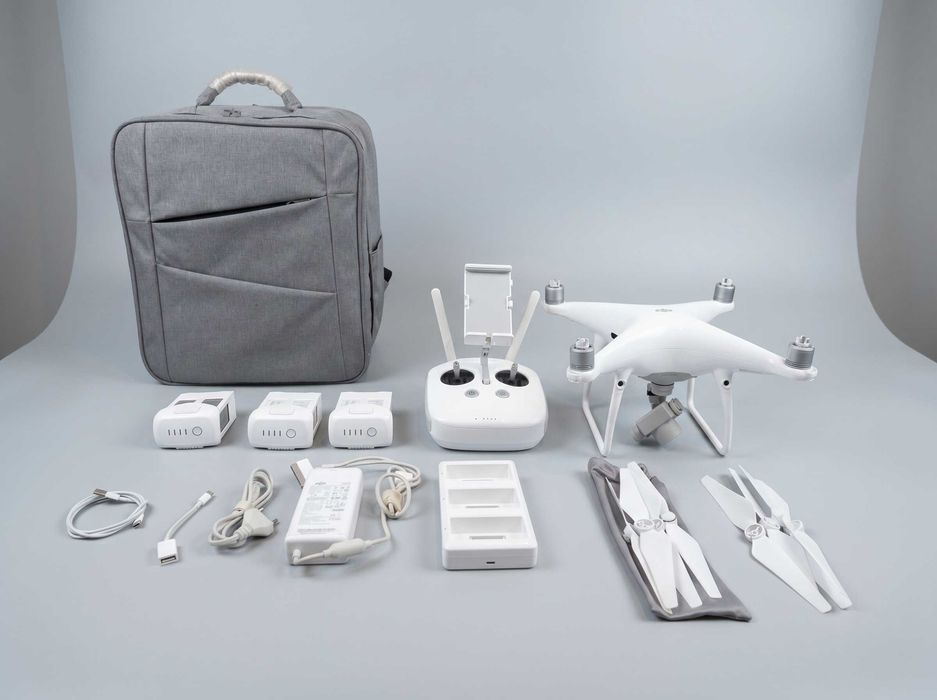 DJI Phantom 4 Pro ULTIMATE COMBO – 3 Батерии + Хъб + Раница (Перфектен)