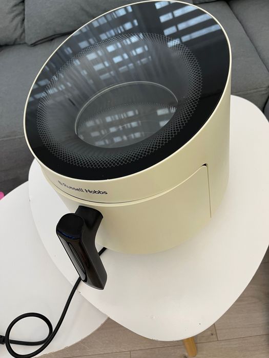 Air fryer Russel Hobbs нов