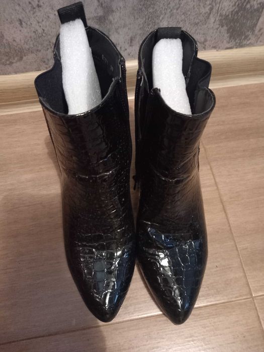 Дамски боти от zapatos