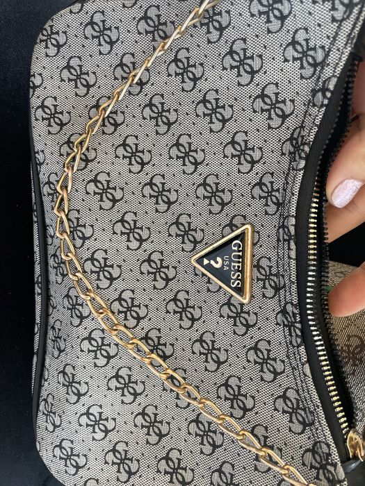 Чанти Guess