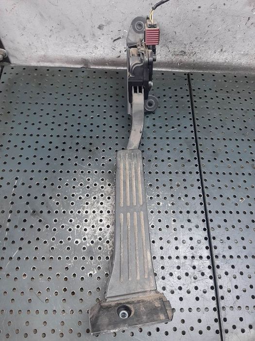 pedala acceleratie  kia ceed 2  1.7 crdi  32700a6100