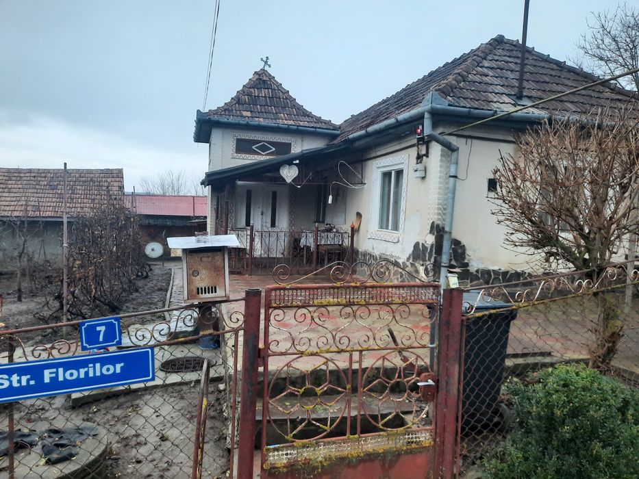 Se vinde casă la țară