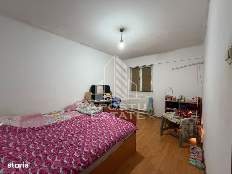 Apartament cu 5 camere, 2 bai, decomandat, centrala zona Girocului — fotografia 1