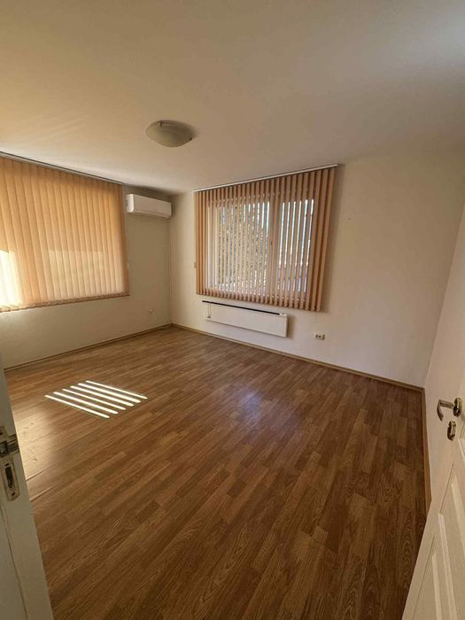 Дава се под наем Тристаен апартамент в София, Витоша - 76 кв.м за 598.23 € - Снимка #5