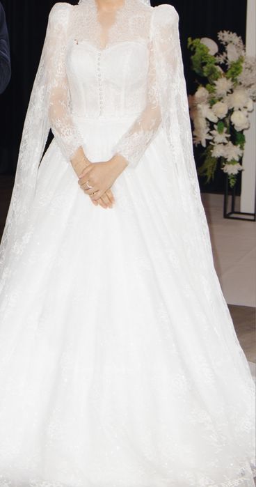 Продам свадебные платье с фатой и кольцами