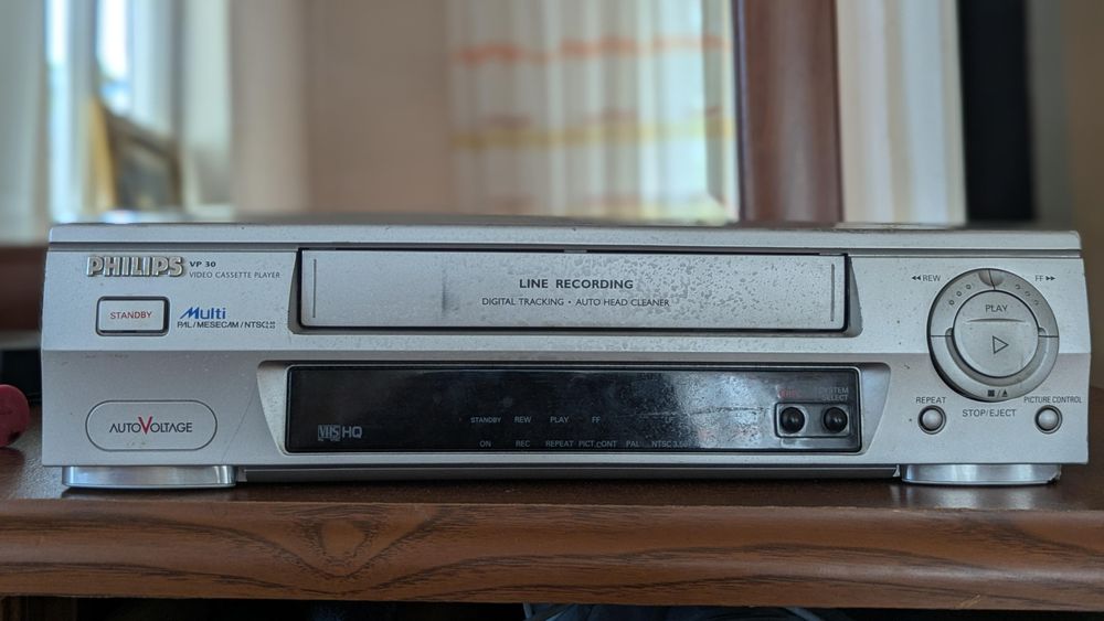 Два Видеомагнитофона