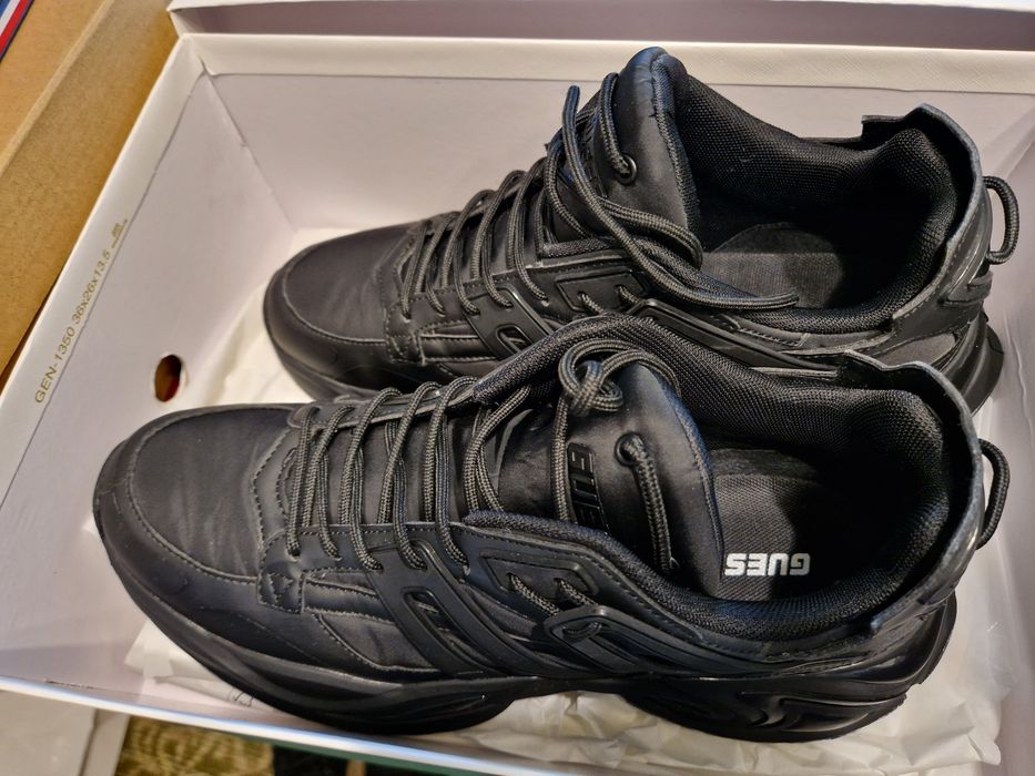 Guess Belluno , носени веднъж,  неразличими от нови.