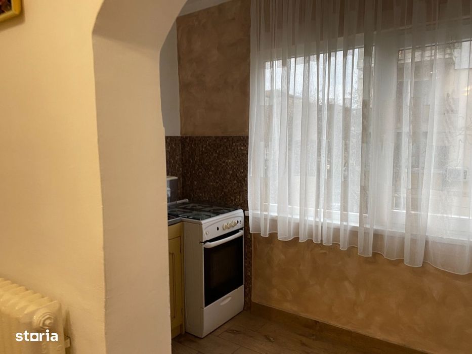 Apartament 3 camere ,str Moldovei