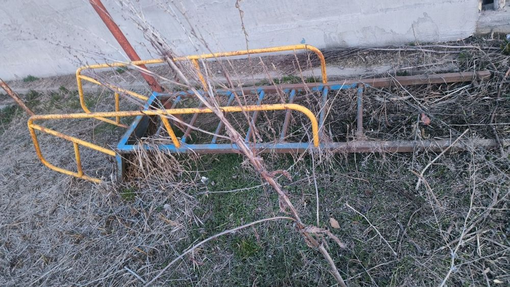 Срочно продам качели