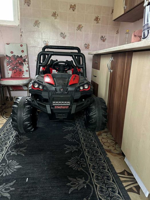 Vând 2 masininpentru copii le dau aproape gratis nu am loc sa le țin