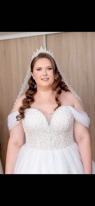 Vand rochie de mireasa tip printesa