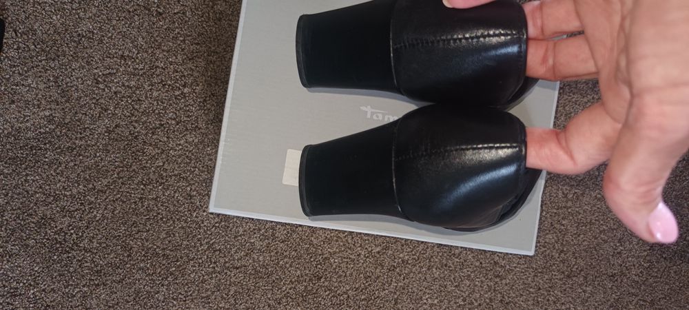 Обувки на марката  Тамарис