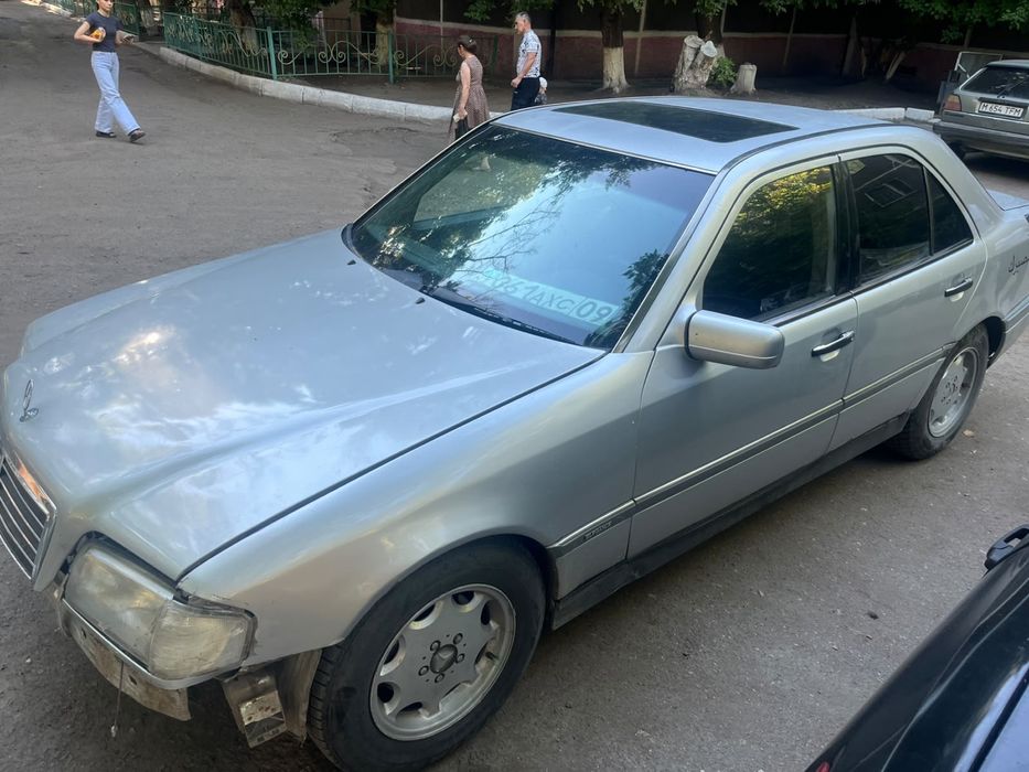 Мерседес с 220 цэшка