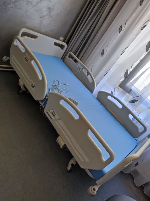Vând pat medical nou