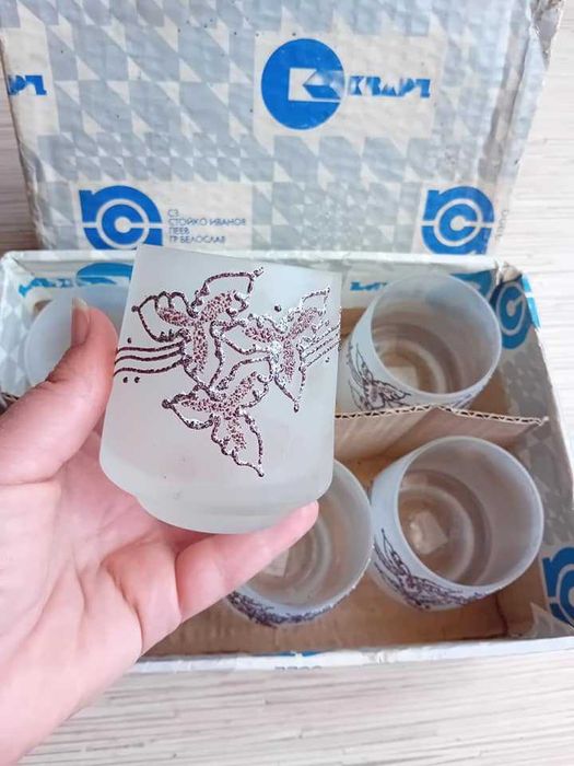 Стъклени ретро чаши, сервизи, гарафа