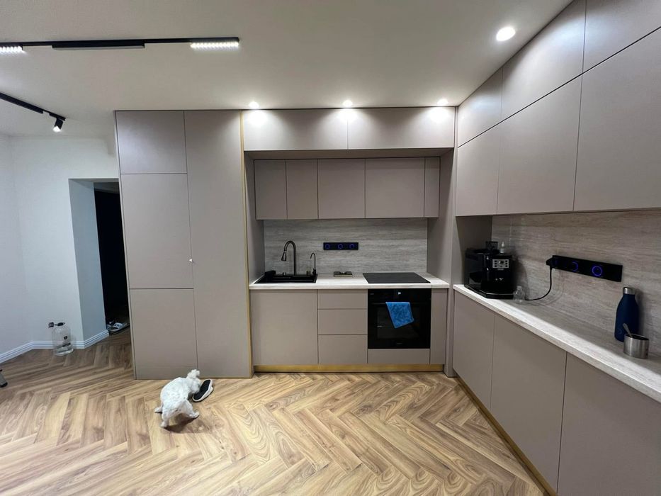 Mobila de bucatarie la comanda