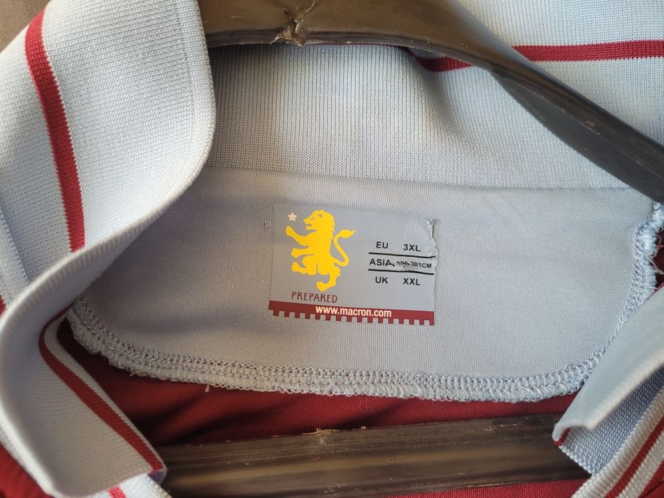 Тениска на Астън Вила на Стилян Петров