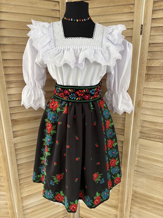 Costum popular pentru femei de Maramures
