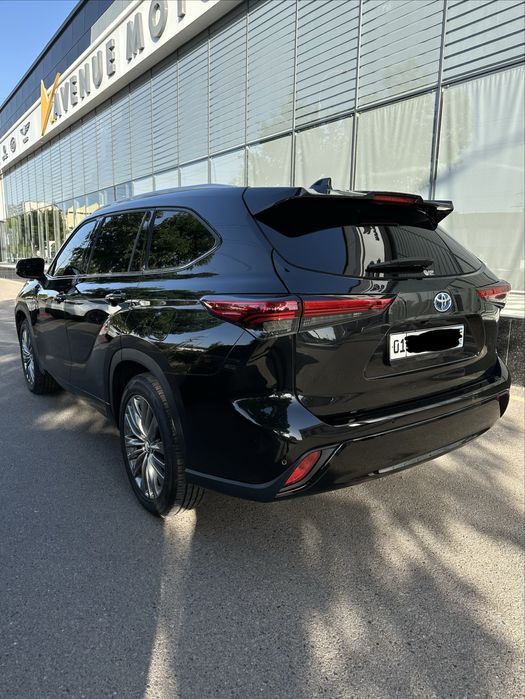 Toyota highlander 2023 hybrid