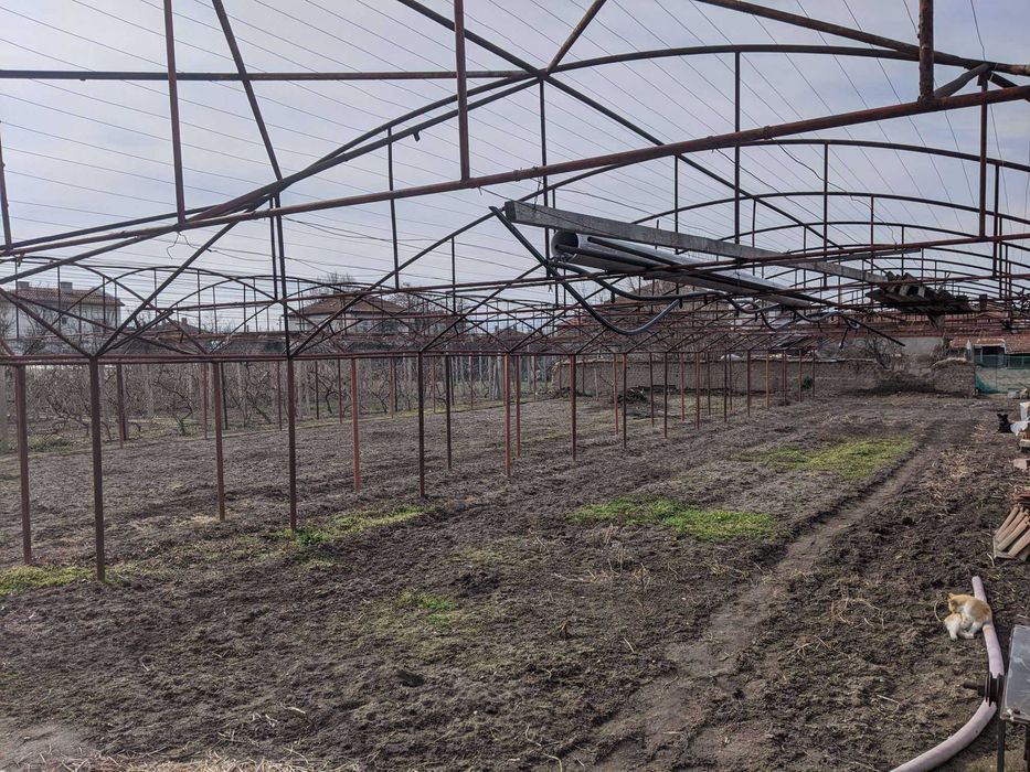 2 бр. оранжерии, 4000лв. бройката
