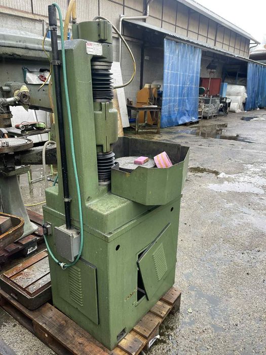 Ротационна повърностна шлайфмашина .