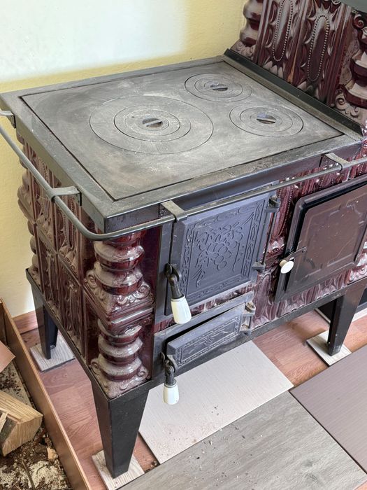 Sobă de teracotă cu plită din fontă – stare foarte bună