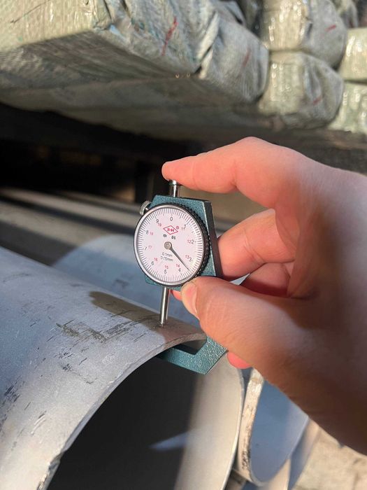 Bezshovny Nerjaveyka Truba 159 3.0mm va 3.5mm 304marka Nalichiyda bor