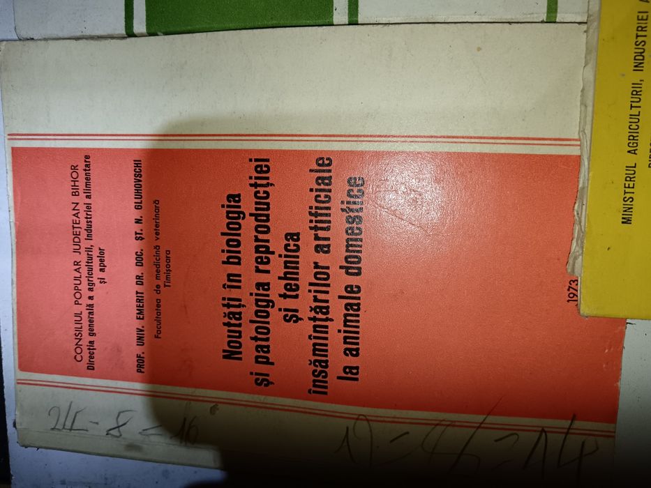 Diverse cărți în limba maghiara