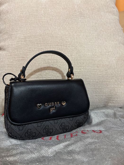 Мини Чанта Guess !