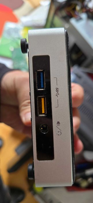 Продавам 2 броя мини компютри Intel NUC NUC5i3RYK – Core i3