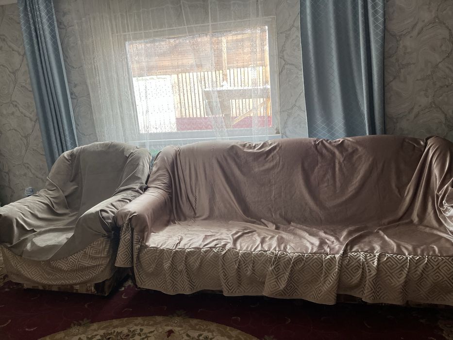 Диван с креслом б/у