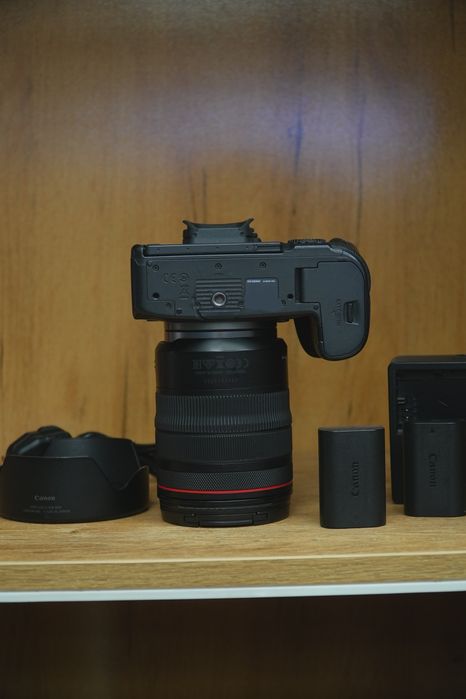 Canon EOS R6 Mark II RF 24-105mm F4 USM holati yaxshi