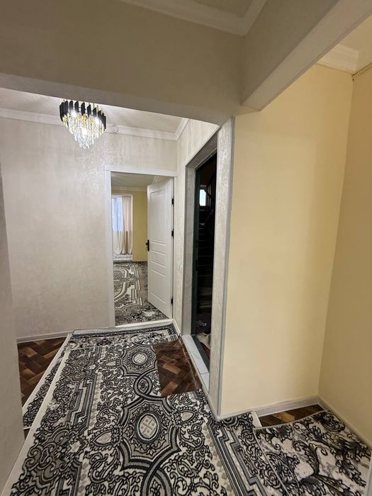 Продаётся люкс 2х комнатная квартира 3-этаж Адрес Согдиана Мед колледж