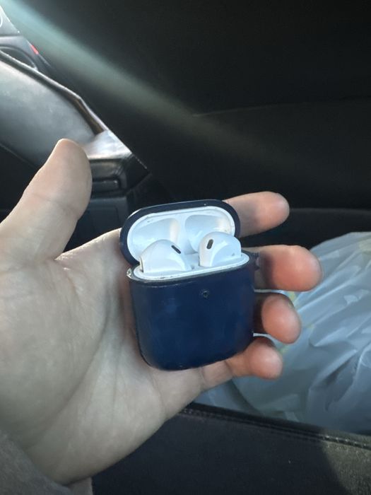 Продам оригинальные Air Pods 2