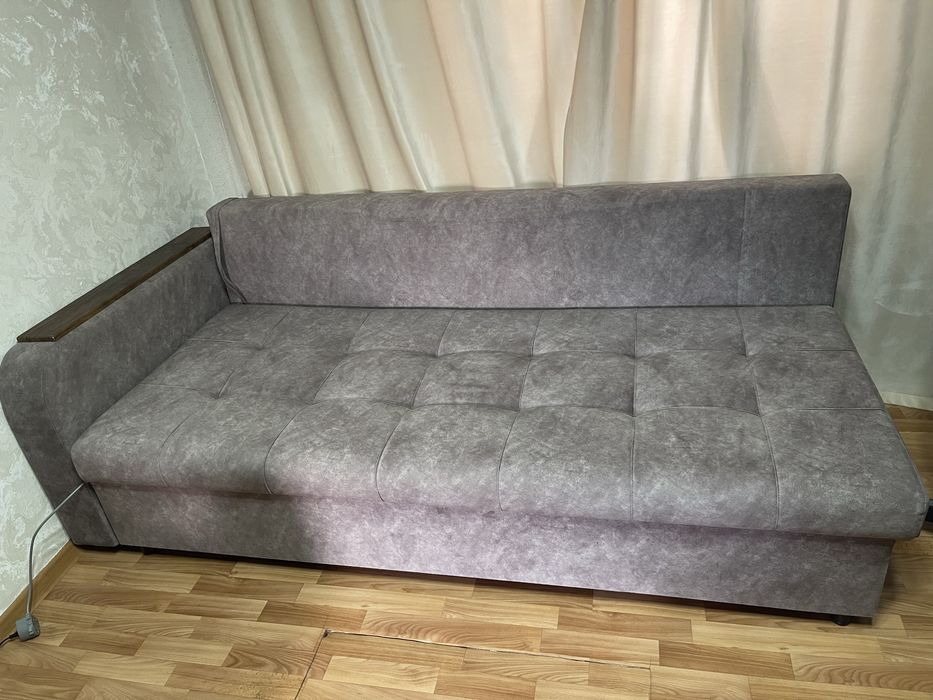 Продается диван в хорошем состоянии