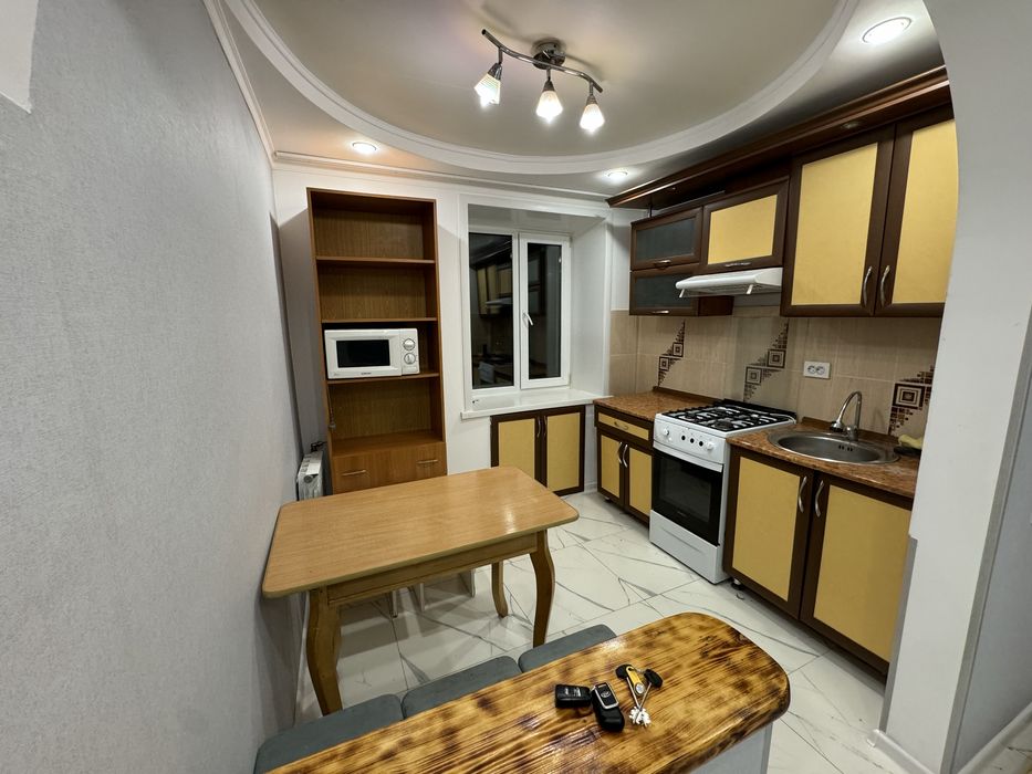 Сдам трешку в центре на длительный срок