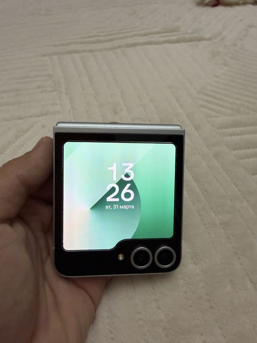 Samsung Galaxy Z Flip6 256гб