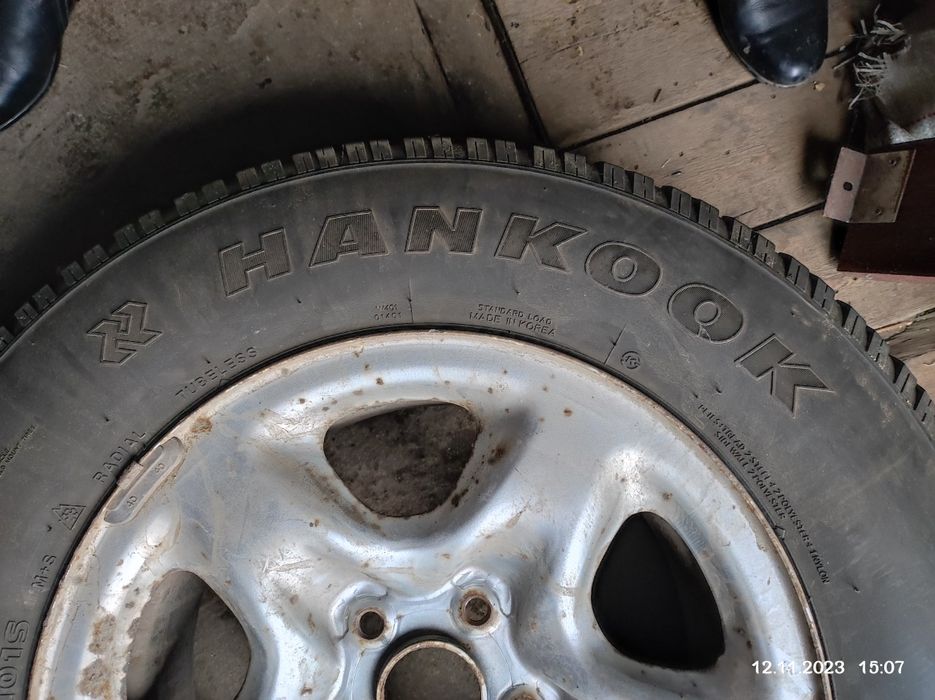 Продам зимнюю резину б/у