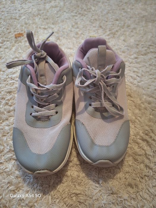 Маратонки номер 37