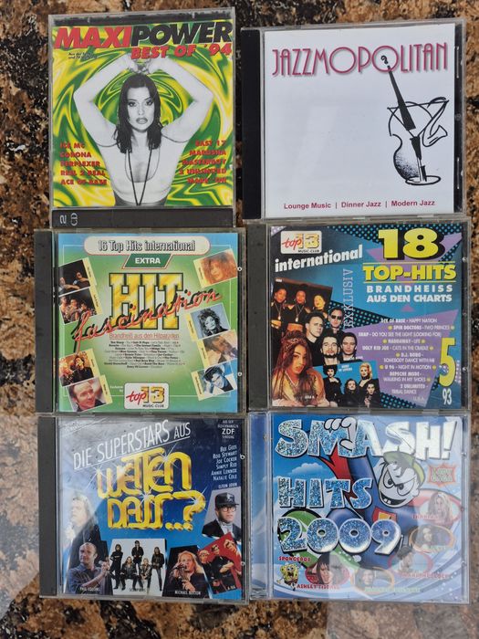 Vând 26 CD muzica usoara mixta straina artisti internationalii

- Tot