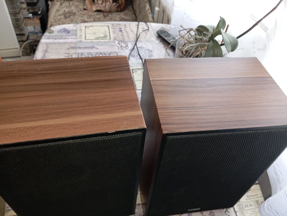 Тонколони Universum 20вата 4ома