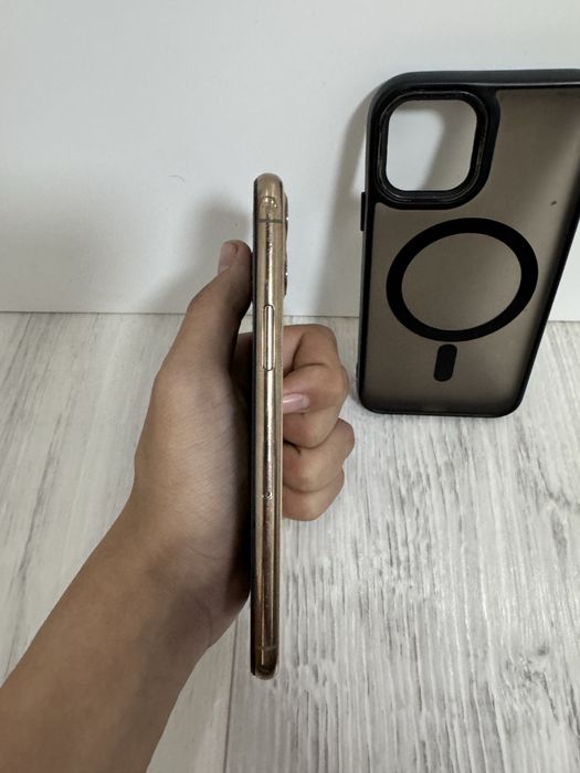 iPhone 11 Pro Gold
