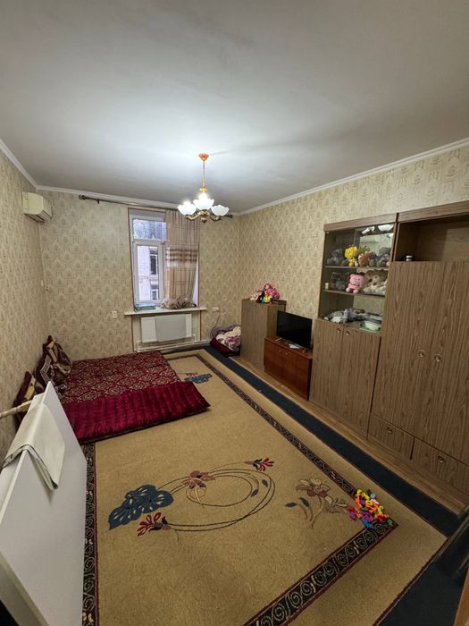 Прадаётся 2х Центре Наваи самом илитном доме вдоль дороги