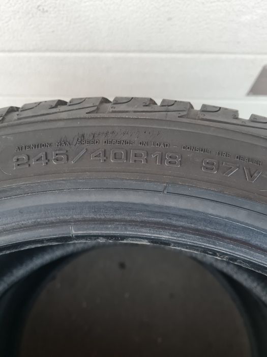 Зимни гуми 2 броя GOODYEAR UltraGrip 245 40 R18 дот 3518