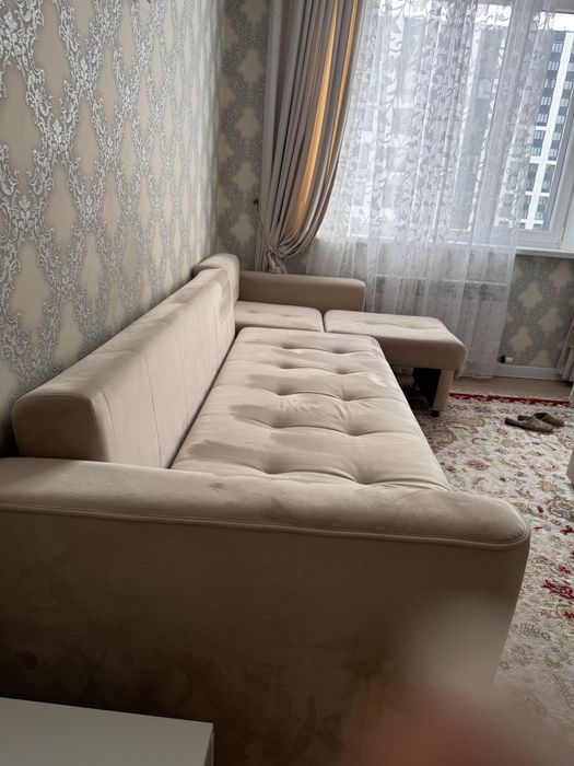 Продаю диван для гостинной