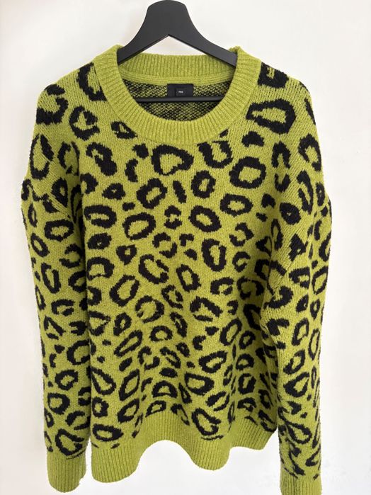 Зелен пуловер с черна шарка от H&M