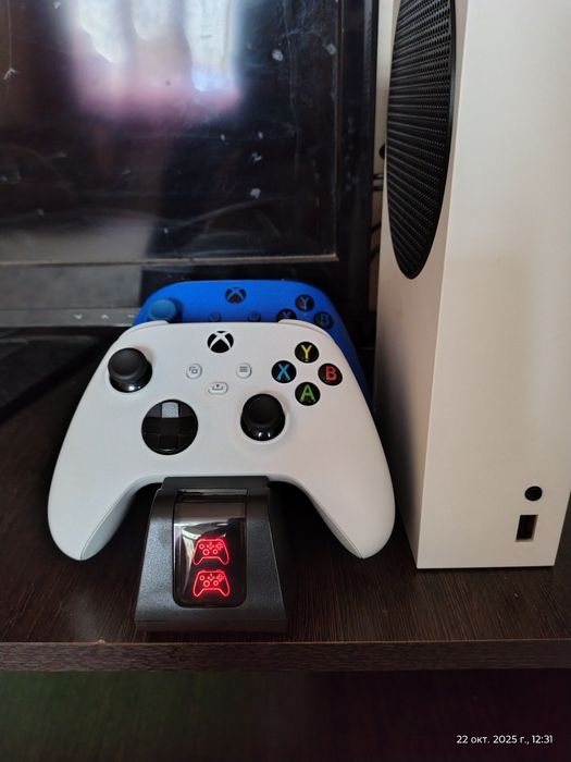 Продам игровую консоль иксбокс